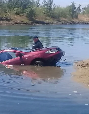 Машина оставший в воду